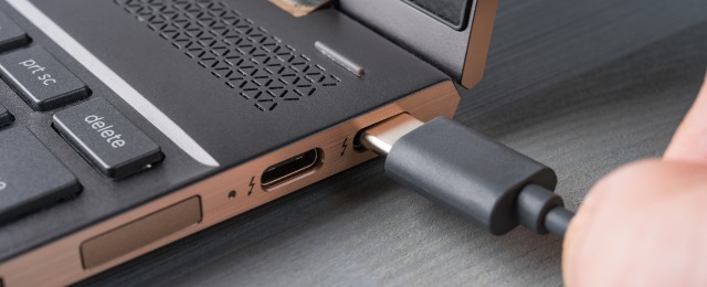 USB Type C Connecting Laptop