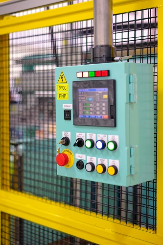 工業用崁入式控制器 (Industrial panel mount controller)